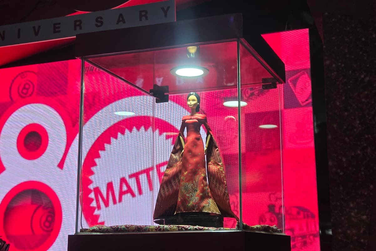 Jelang HUT ke-80 RI, Mattel Hadirkan Barbie 'One of a Kind' Boneka Edisi Khusus Bertema Indonesia - Image