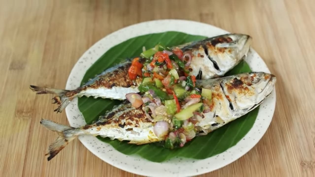 Sensasi Gurih dan Segar Ikan Kembung Bakar Sambal Colo-Colo, Bikin Nasi Nambah Terus Eksternal - Image
