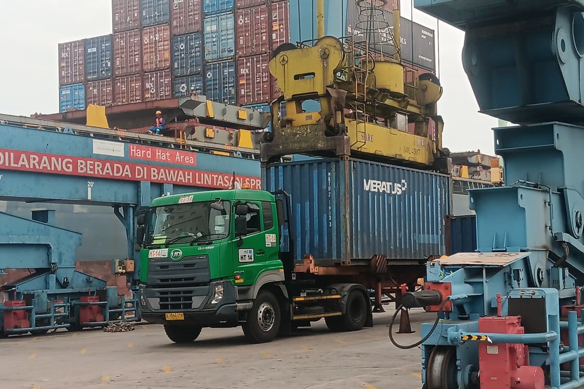 Pelindo Petikemas Bantah Antrean Kapal 6 Hari di Pelabuhan Tanjung Perak meski Ada Keterlambatan - Image