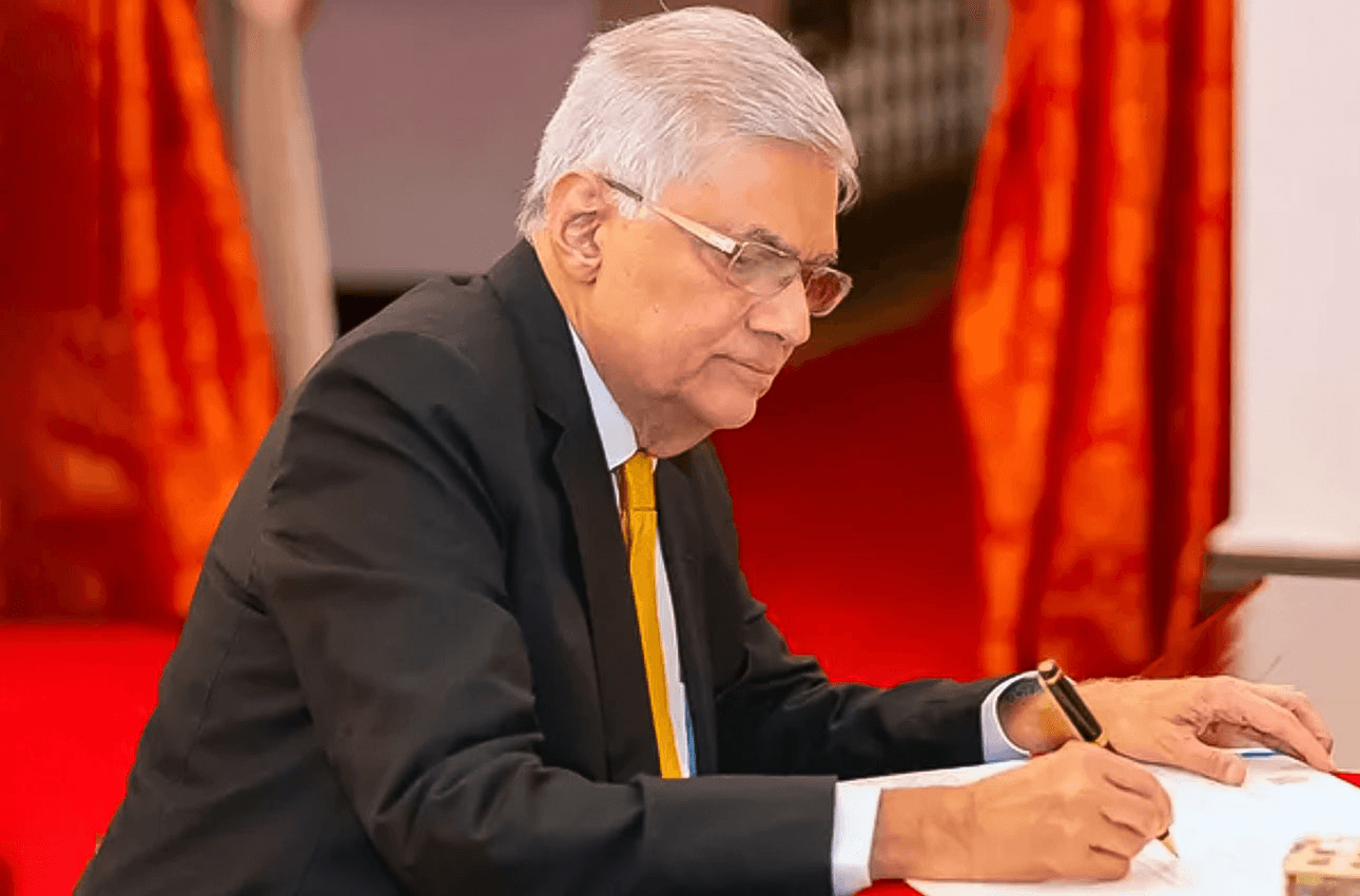 Sehari Setelah Ditangkap, Eks Presiden Sri Lanka Wickremesinghe Dilarikan ke Rumah Sakit - Image