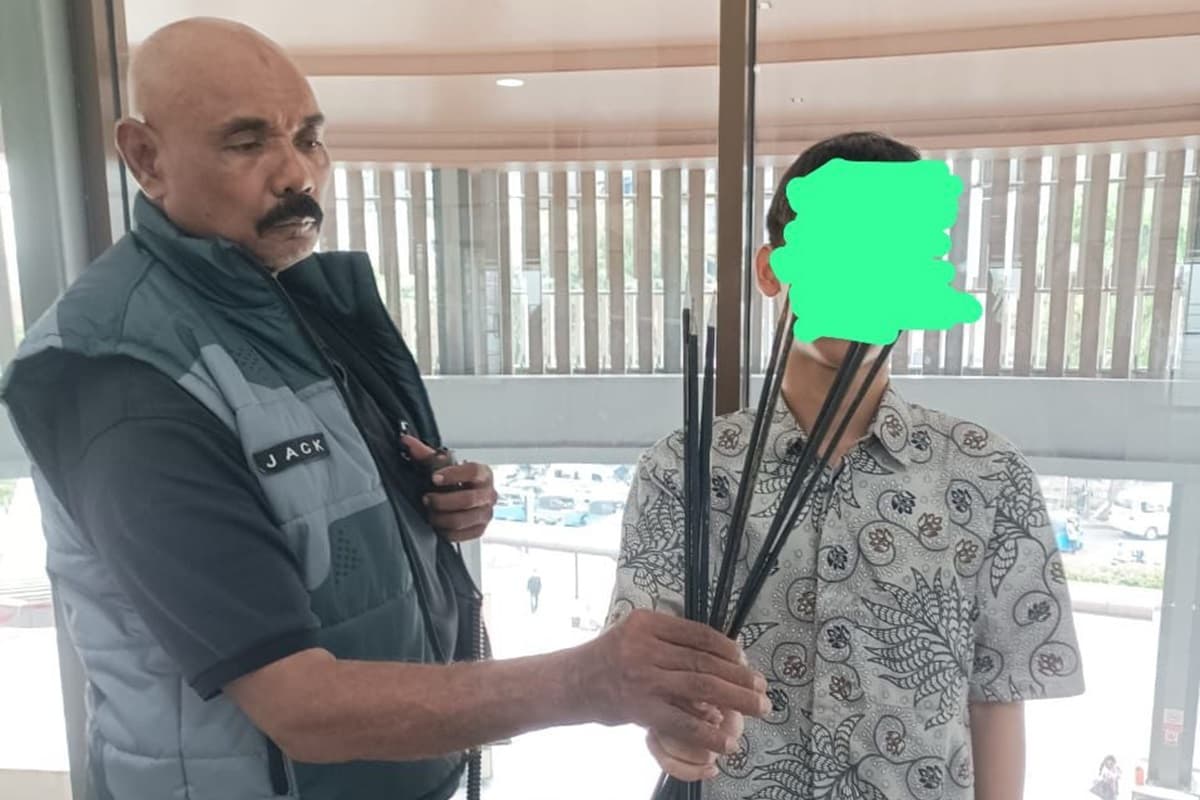 Ikut Ajakan Medsos, Ratusan Pelajar Rela Bolos Demi Ikut Demo Buruh di DPR - Image