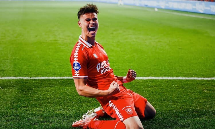 Peluang Mees Hilgers Hengkang dari FC Twente Terbuka Lebar Karena Masih Jadi Incaran Klub Eropa dengan Harga Tinggi - Image