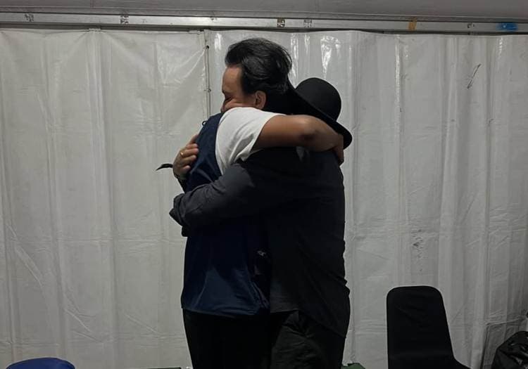  Pestapora 2025 Diterpa Kontroversi, Vincent Rompies Peluk dan Beri Dukungan ke Kiki Ucup - Image