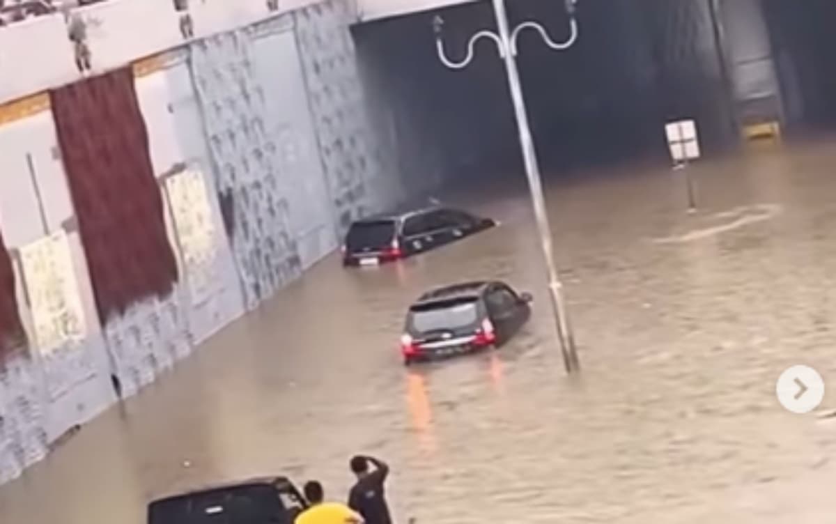 Banjir Melanda Jembrana Bali, 2 Warga Tewas dan Ratusan Jiwa Terpaksa Mengungsi - Image