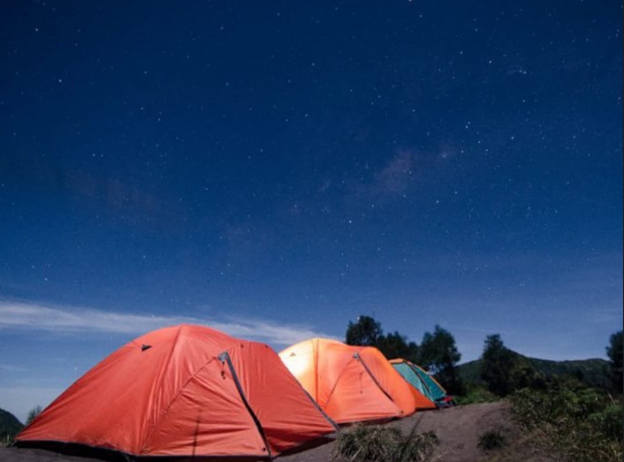 Camping Seru di Gunung Bromo: Spot Favorit dan Tips Camping Praktis - Image