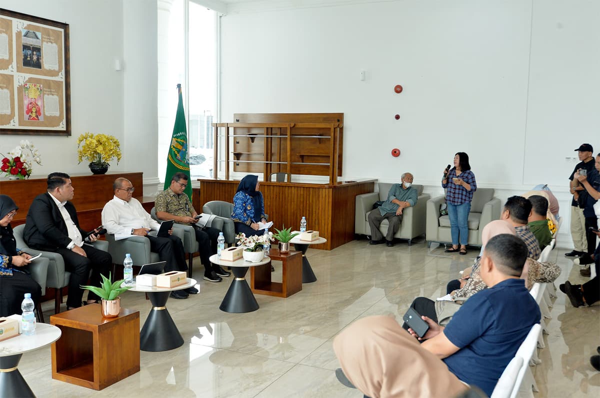 Bobby Nasution Buat Gebrakan Baru,  Setiap Hari OPD Wajib Beri Keterangan Pers - Image