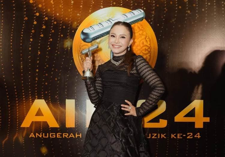 Lagu Duet Rossa dan Barsena Bestandhi 'Bertengkar Manis' Raih Penghargaan di Malaysia - Image