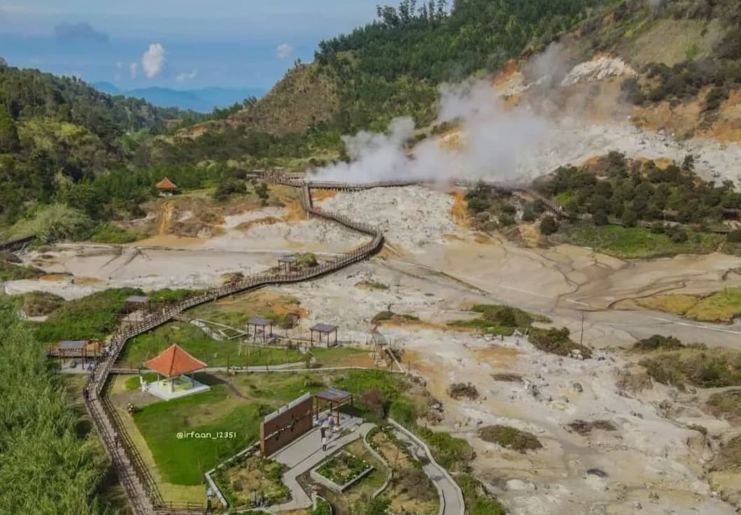 Primadona Wisata! Ini 3 Destinasi di Dieng yang Wajib Dikunjungi untuk Menelusuri Keindahan Alamnya - Image