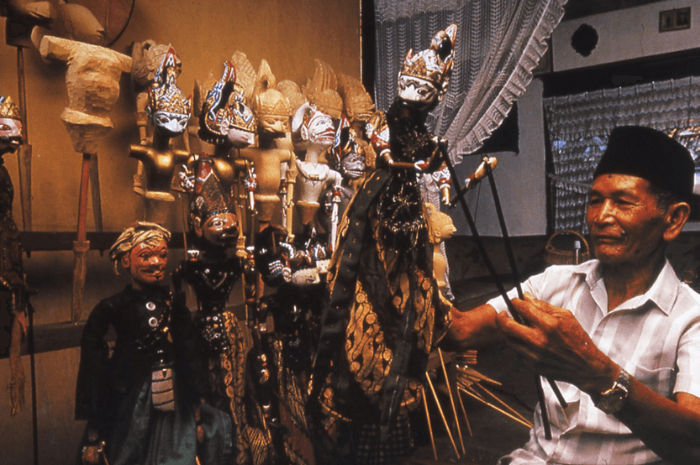 Wayang Kulit: Seni Pertunjukan Indonesia yang Mendunia dengan Pesan Filosofis dan Sejarah Panjang - Image