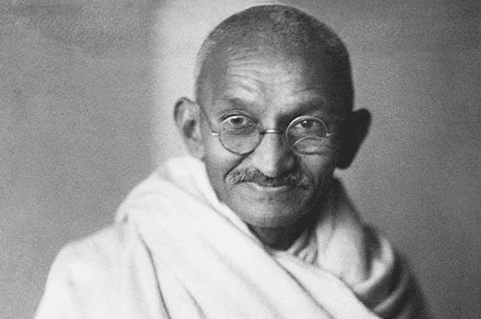 Mahatma Gandhi: Perjalanan Hidup dari Pengacara Korban Diskriminasi di Afrika Selatan hingga Memimpin India Merdeka - Image