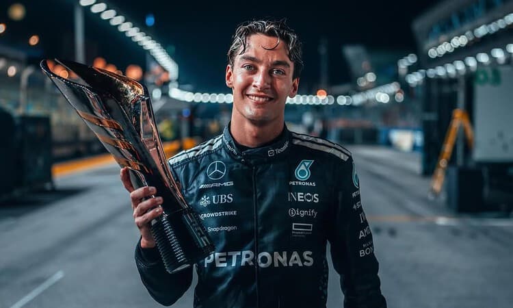 Hasil Akhir F1 Singapore 2025, George Russell Raih Kemenangan Perdana dan Mercedes Dominasi Sepanjang Balapan - Image