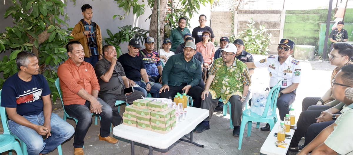 Warga Menolak Pagar Pembatas Dibuka, DPRD Sidoarjo Sidak Perumahan Mutiara Regency - Image