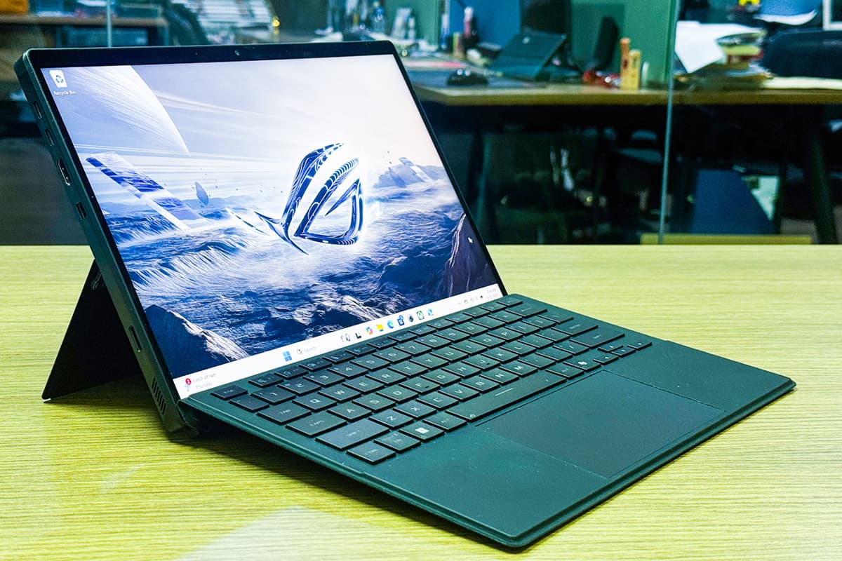 Review ASUS ROG Flow Z13 (2025): Tablet Hybrid dengan dengan Tenaga Ryzen AI Max+ 395 - Image