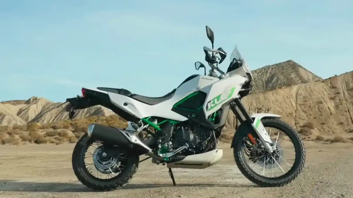 Mengetahui Spesifikasi Kawasaki KLE500 yang Segera Hadir di Indonesia  - Image