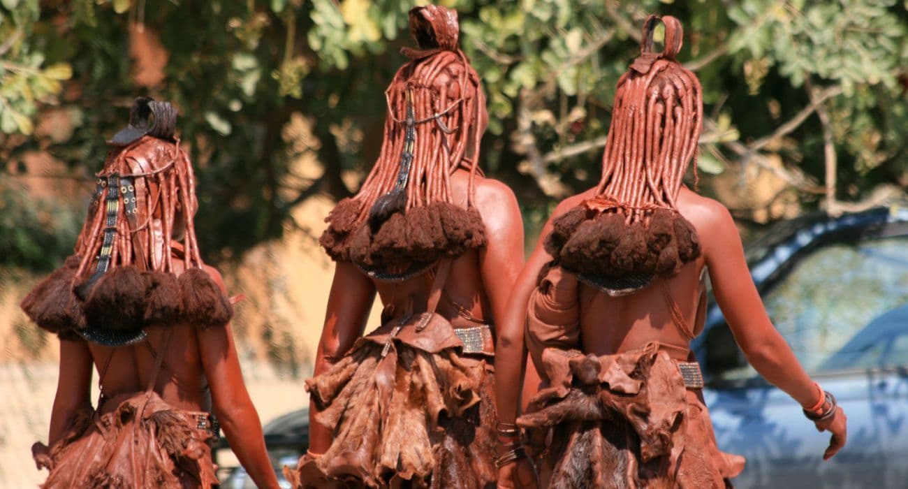  Sang Rambut Merah dari Bumi Afrika: Mitos dan Identitas Suku Himba - Image