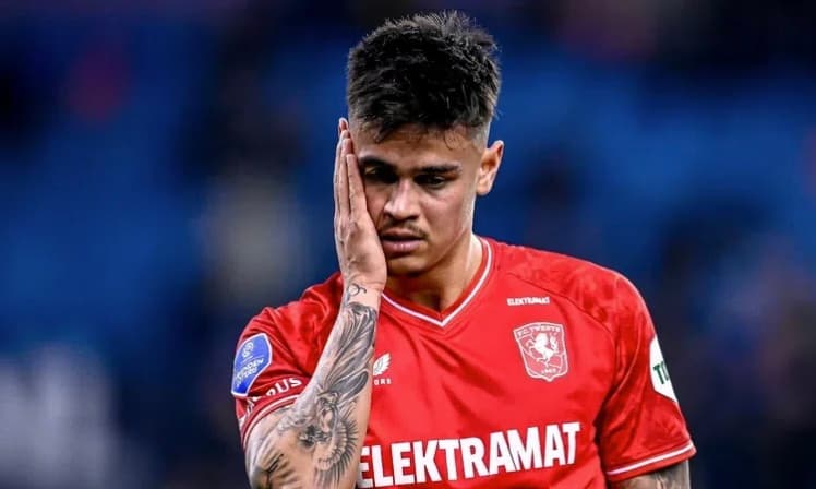 Market Value Tinggi, Kondisi Tak Ideal: FC Twente Pertaruhkan Masa Depan Mees Hilgers - Image