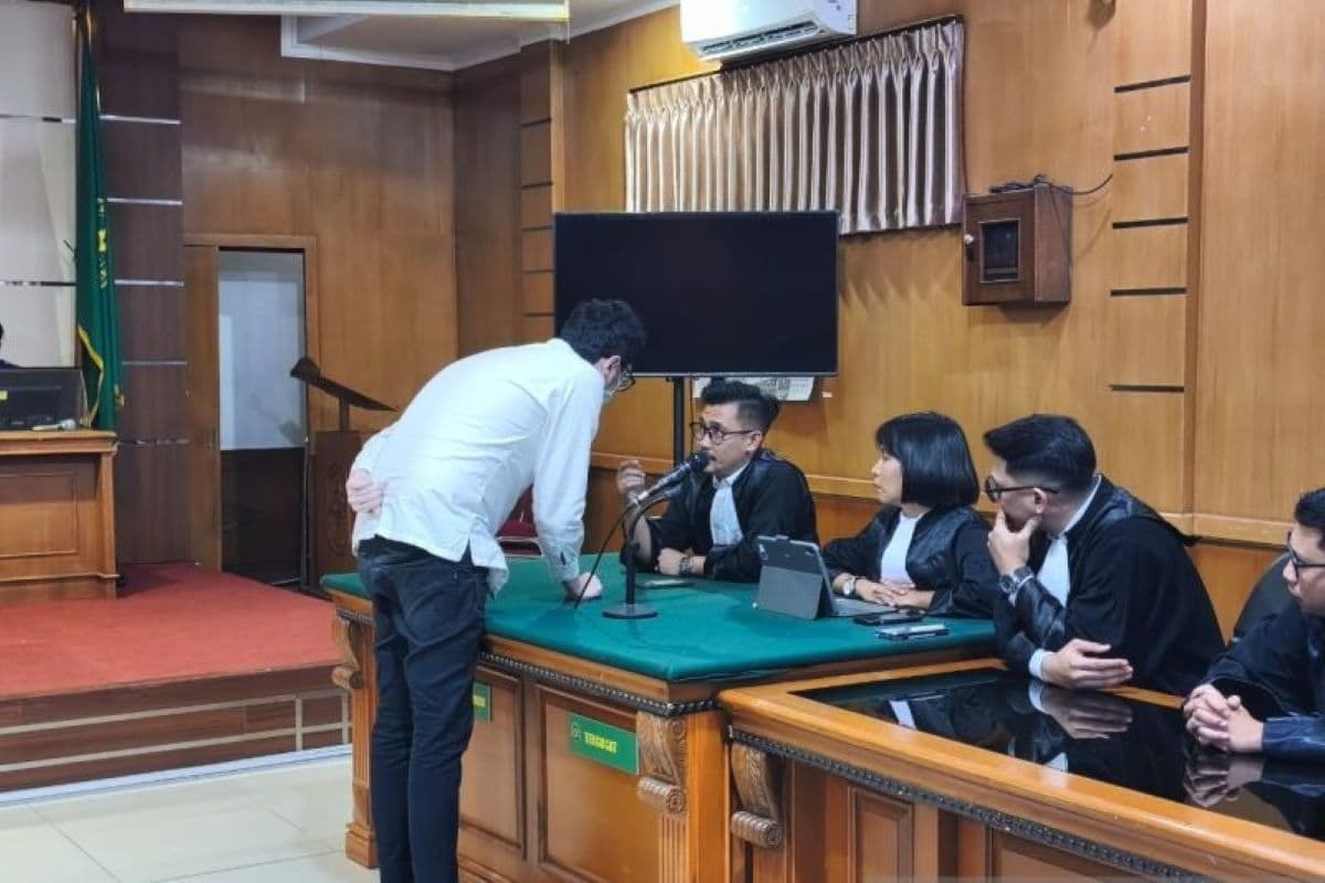 Terdakwa Kasus Kekerasan Seksual di RSHS Bandung Divonis 11 Tahun - Image