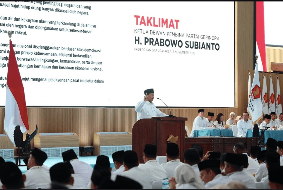 Momen Prabowo Sapa 'Don' Dasco dan Beri Julukan Si Kancil - Image