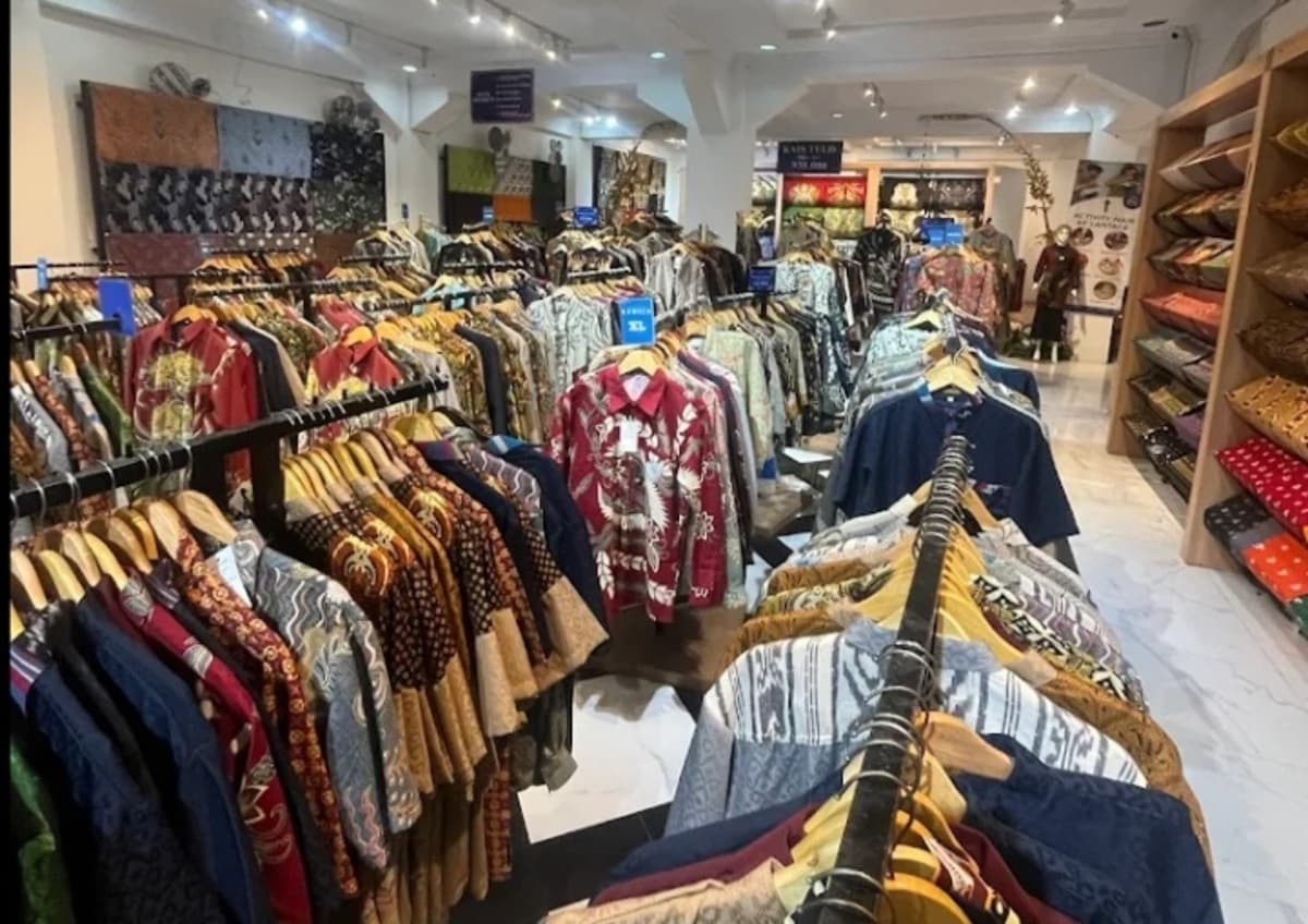 3 Tempat Belanja Batik Murah di Jogja: Pilihannya Lengkap, Modelnya Kekinian, Harganya Ada yang Mulai Belasan Ribu! - Image