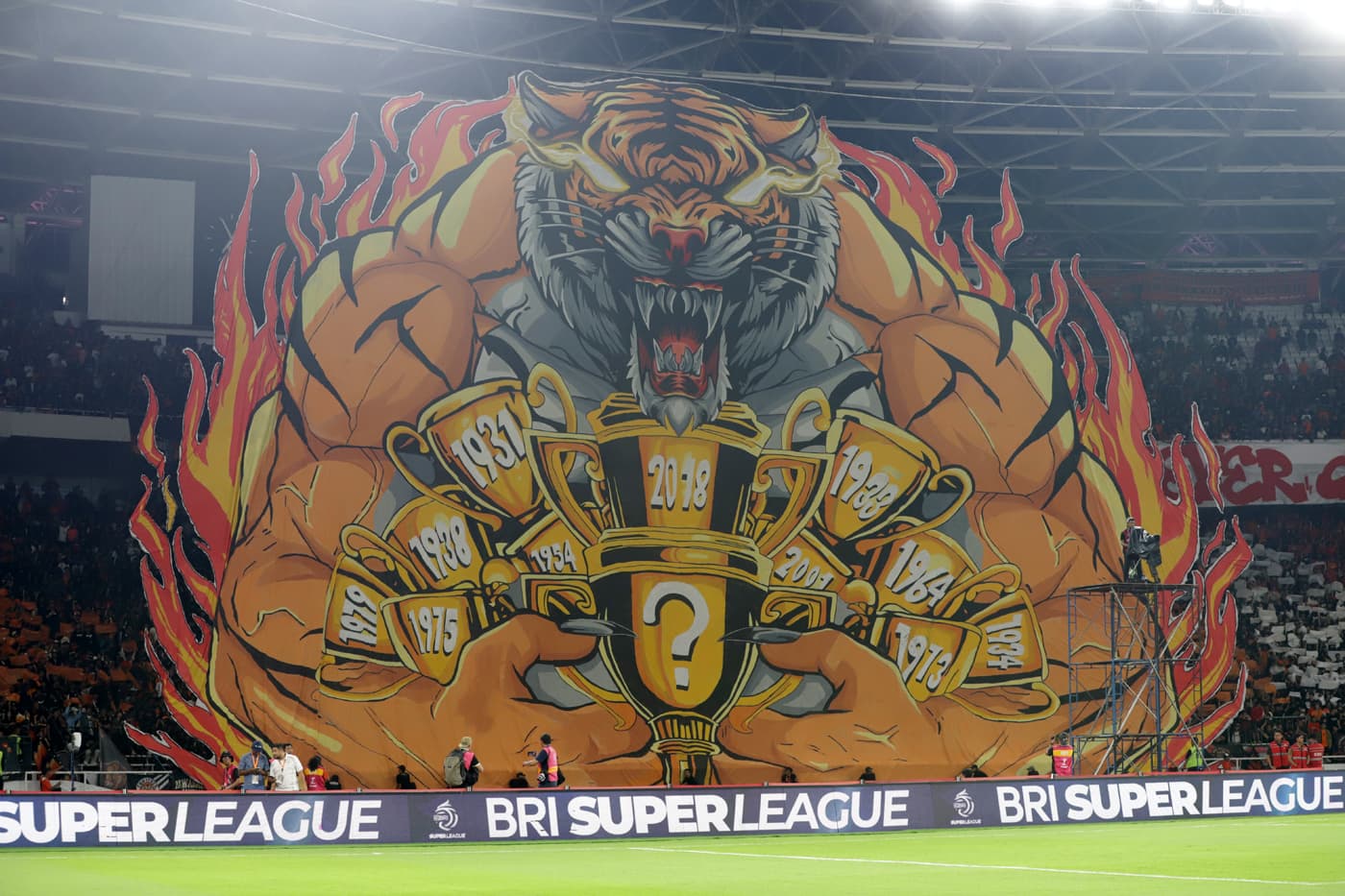 Spektakuler! Koreografi Megah The Jakmania Habiskan Ratusan Juta Rupiah, Simbol Cinta untuk Persija Jakarta! - Image