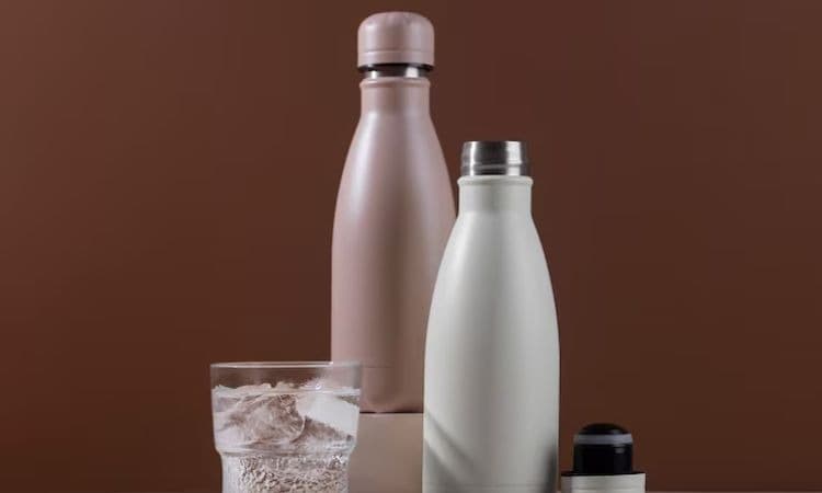 Jangan Keliru! Begini Cara Mengenal Perbedaan Tumbler dengan Botol Minum Biasa - Image