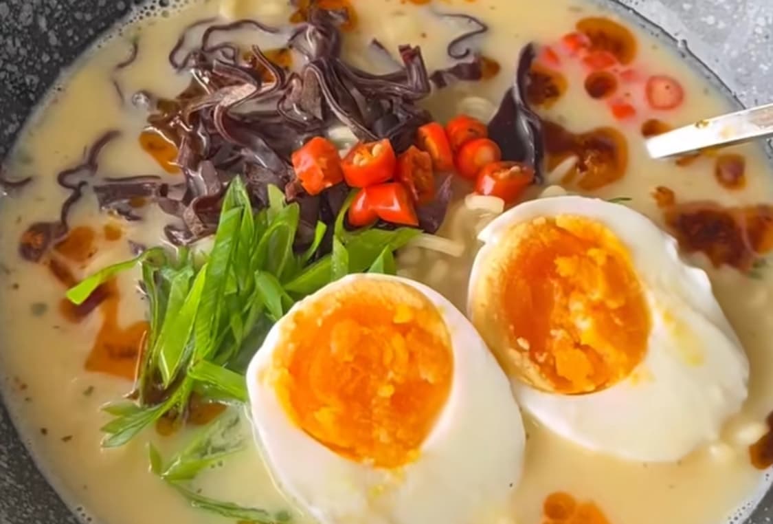 Resep Mie Instan Hack Creamy Gurih ala Rumahan, Simpel tapi Rasanya Naik Level - Image