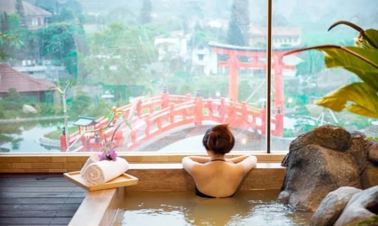 Top 8 Hotel & Resor Mewah di Batu, Jawa Timur: Solusi Liburan Staycation Nyaman dengan Panorama Alam - Image