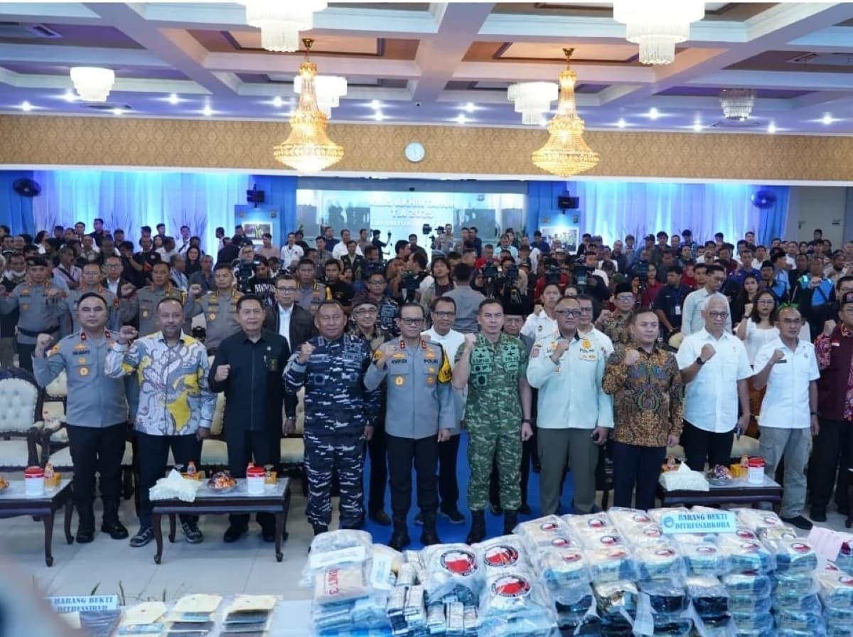 Direktorat Reserse Narkoba Polda Metro Jaya Ungkap 9.894 Tersangka Narkoba sepanjang 2025 - Image