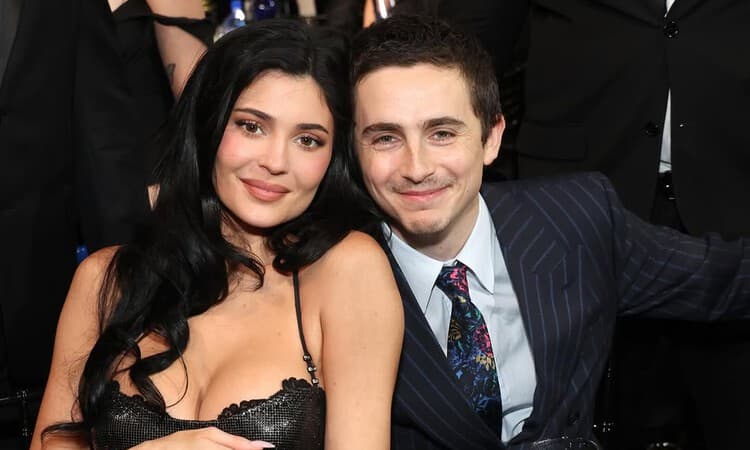 Timothee Chalamet Singgung Kylie Jenner Usai Raih Aktor Terbaik dalam Ajang Critics Choice Awards 2026 - Image