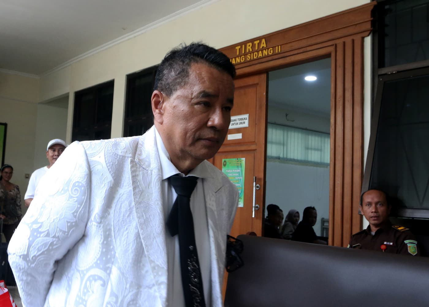 Ikut Bela ABK Fandi Ramadhan, Pengacara Kondang Hotman Paris Bantu Penyusunan Pledoi - Image