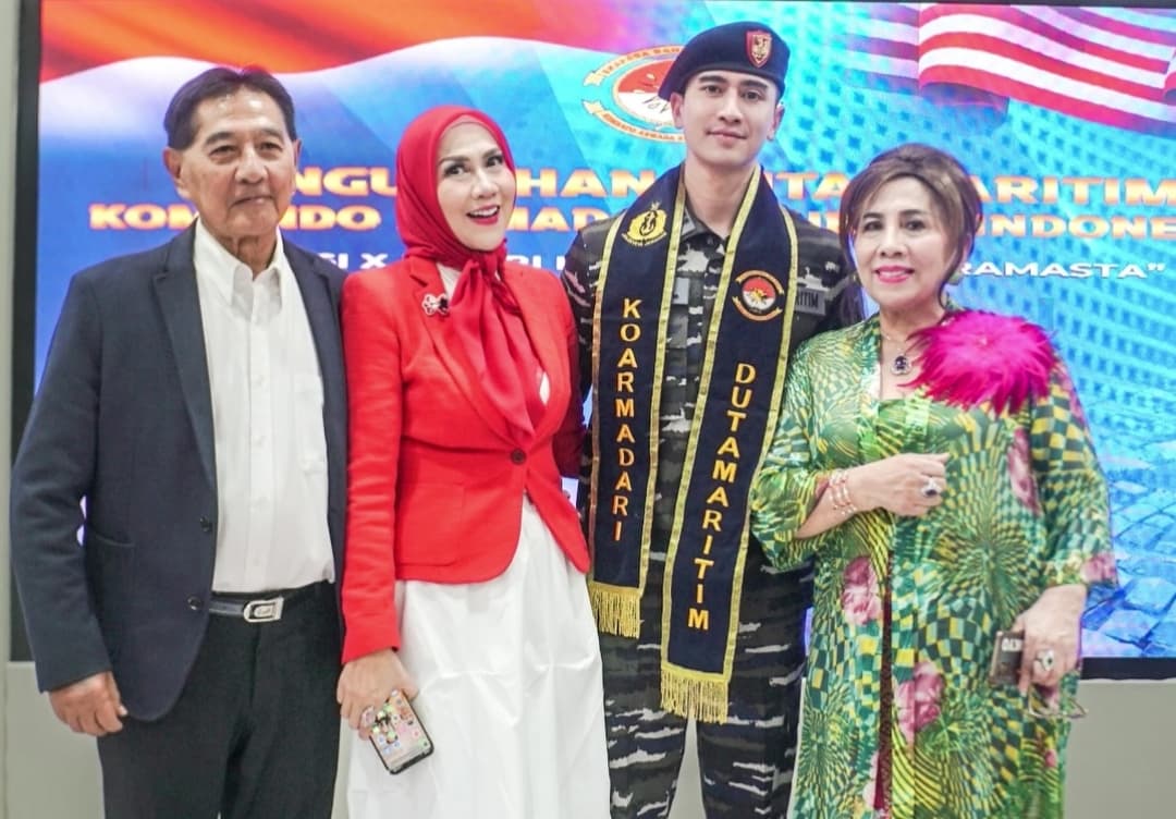 Sedang Liburan, Venna Melinda Dikabari Ayahnya Jimmy Rekartono Meninggal - Image