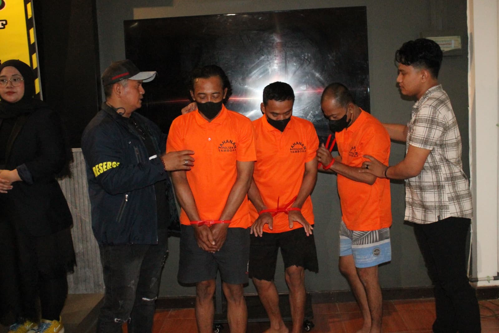 Polsek Tambora Ungkap Kasus Pencurian Kabel Listrik PLN, Tiga Tersangka Diamankan - Image