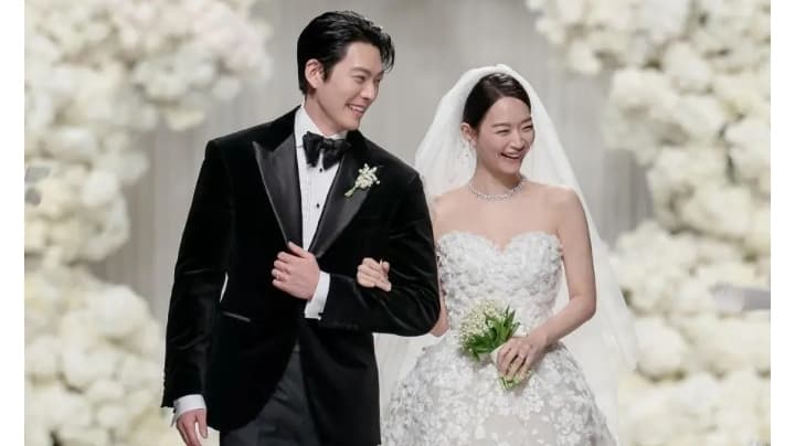 Shin Min Ah dan Kim Woo Bin dikabarkan Berbulan Madu, Agensi Konfirmasi - Image