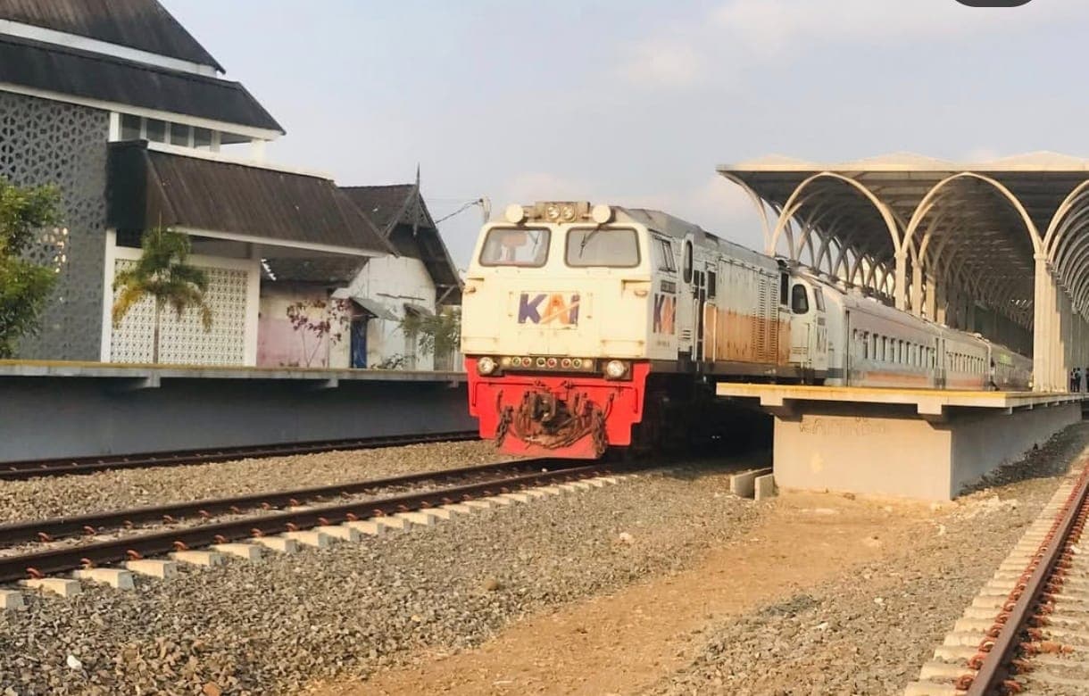 Nikmati Suasana Priangan, Ini 3 Pilihan Transportasi dari Bandung ke Garut - Image