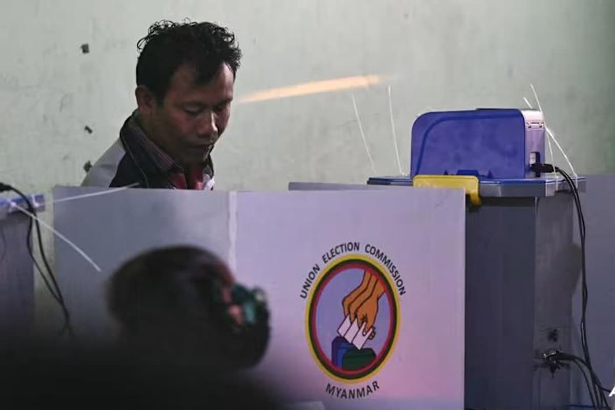 Pemilu Fase Kedua Myanmar Digelar dengan Bayang-bayang Senjata - Image