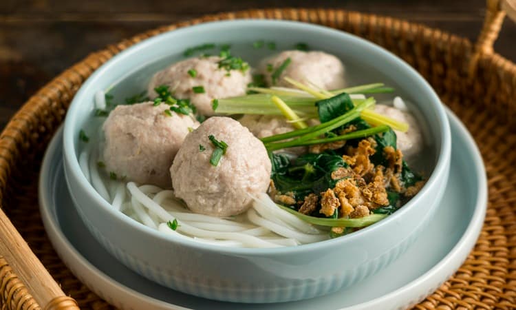 10 Rekomendasi Tempat Bakso Dekat Alun-alun Sidoarjo, Favorit Warga hingga Wisatawan - Image