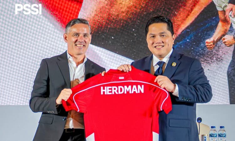 John Herdman Tekankan Adaptasi Budaya dan Standar Profesional untuk Bangun Timnas Indonesia Lebih Kompetitif - Image