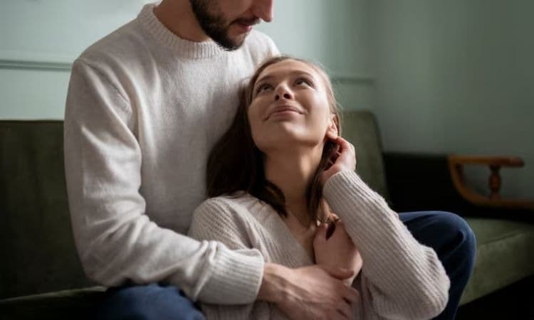 3 Zodiak yang Terus Berpacaran dengan Sosok Red Flag, Kerap Diselingkuhi di Dalam Hubungan - Image