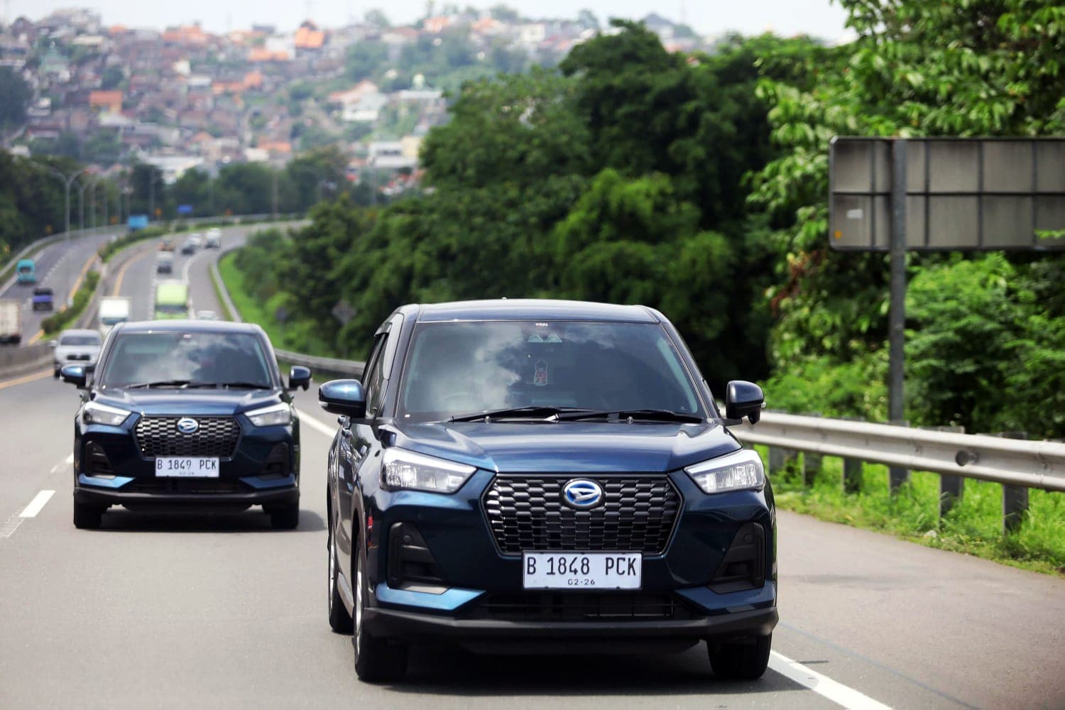 Mirip Konsumsi BBM Sepeda Motor, Daihatsu Rocky Hybrid Tembus 34,8 Km per Liter - Image