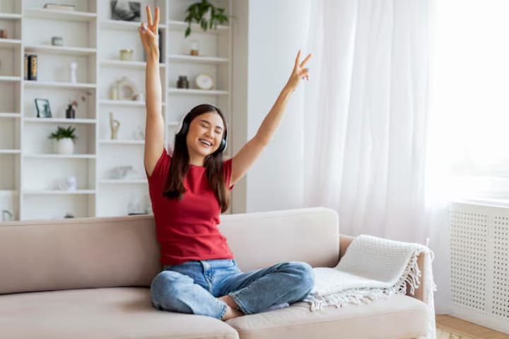 8 Cara Orang yang Benar-Benar Menyukai Diri Sendiri, Biasanya Berperilaku Berbeda dari Mereka yang Hanya Berpura-Pura - Image