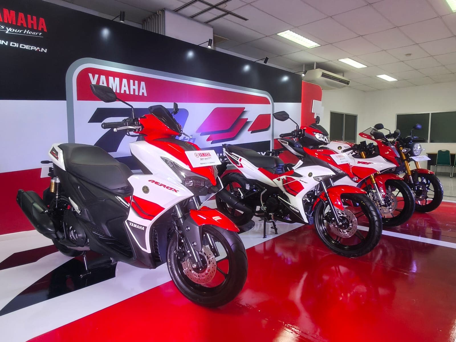 Sejarah Baru Yamaha 70 Tahun: Line Up Livery Ikonik Edisi Spesial Mengaspal - Image