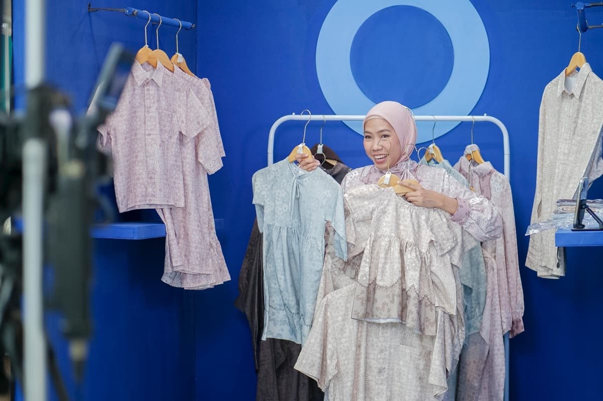 7 Tips Cari Tambahan Uang Jelang Ramadhan: Ibu-ibu Rumah Tangga Bisa Manfaatkan Live Shopping - Image