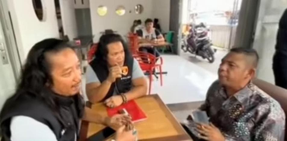 Viral! Pengacara Dituding Pakai Mobil Bodong oleh Pria Gondrong Mengaku Tekab Polda Sumut - Image