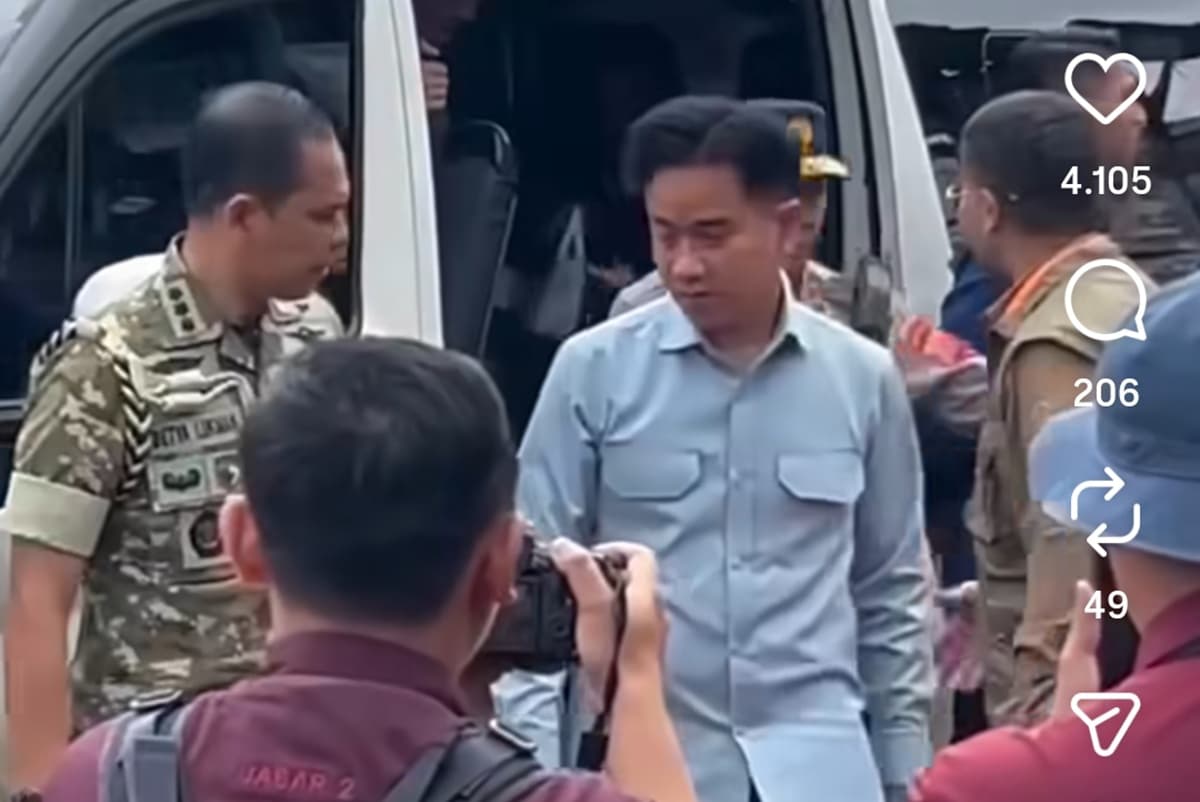Wapres Gibran Tinjau Lokasi Longsor di Bandung Barat, Disambut Wagub Jabar Erwan Setiawan - Image