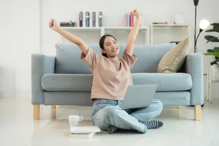 Lebih Memilih Tinggal di Rumah daripada Menghadiri Acara Sosial Lainnya? Anda Mungkin Memiliki 7 Ciri Kepribadian Ini Menurut Psikologi  - Image