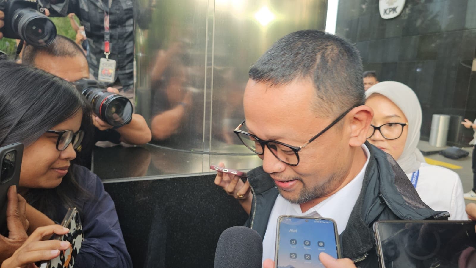 Eks Stafsus Menag Gus Alex Irit Ngomong usai Jalani Pemeriksaan Kasus Dugaan Korupsi Kuota Haji - Image