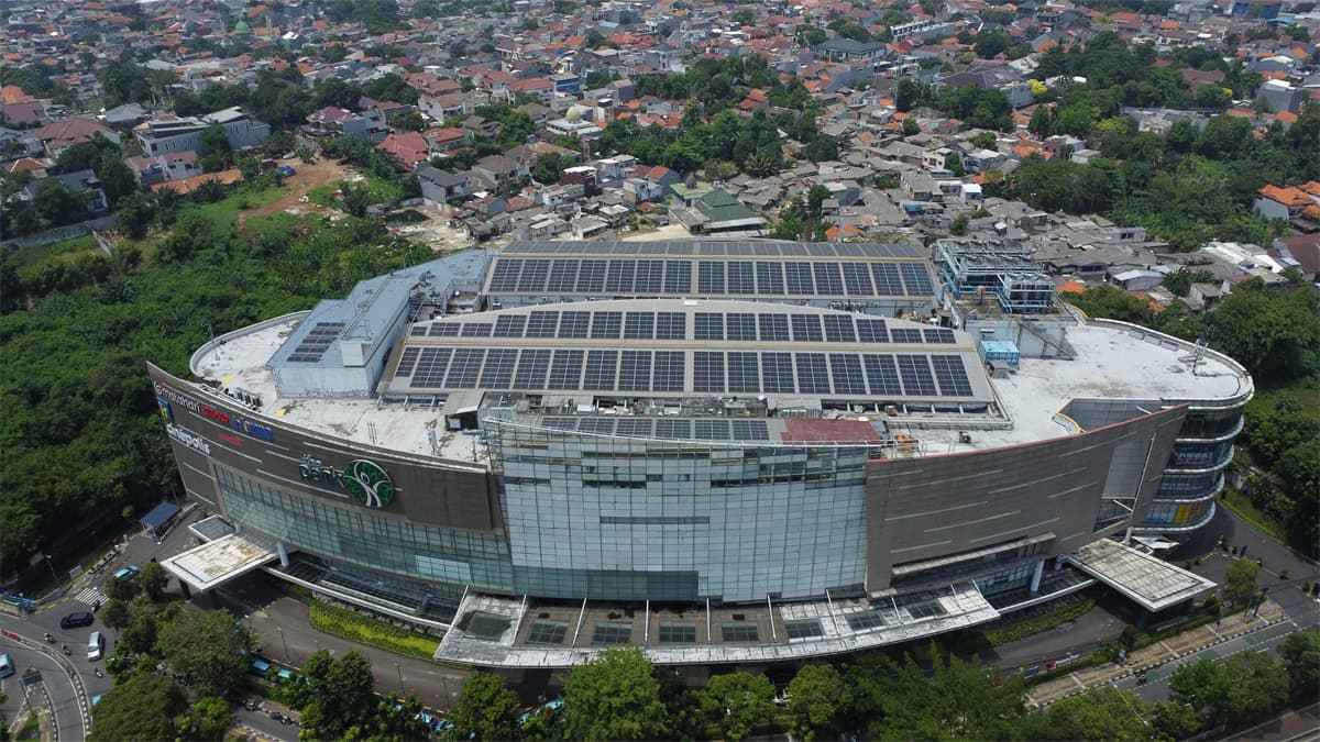 Belanja Sambil Belajar Energi Surya, Empat Mal Ini Mulai Gunakan Listrik dari Matahari - Image