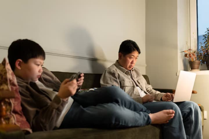 Jika Perasaan Anda Diabaikan Saat Masih Kecil, Kemungkinan Besar Anda Menunjukkan 8 Perilaku Ini Saat Ini Menurut Psikologi - Image