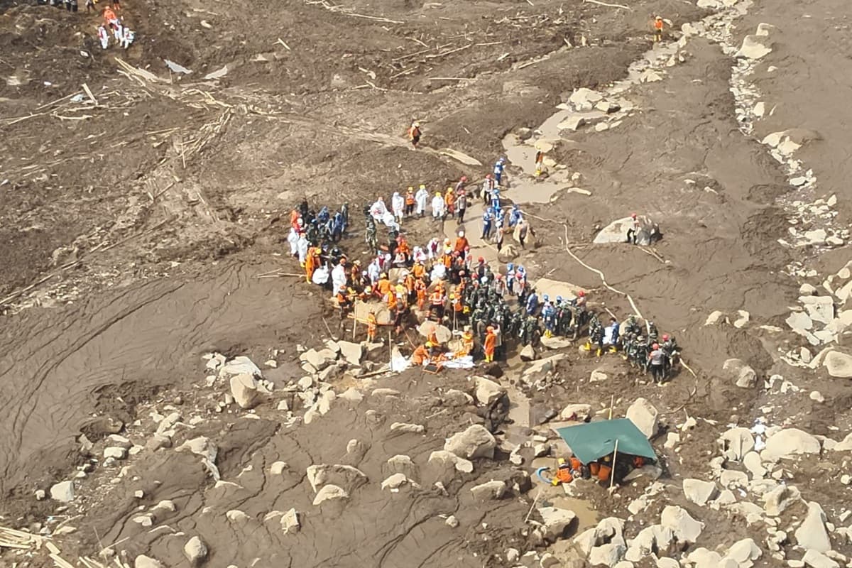 Tim SAR Gabungan Temukan 85 Bodypack Korban Longsor Bandung Barat - Image