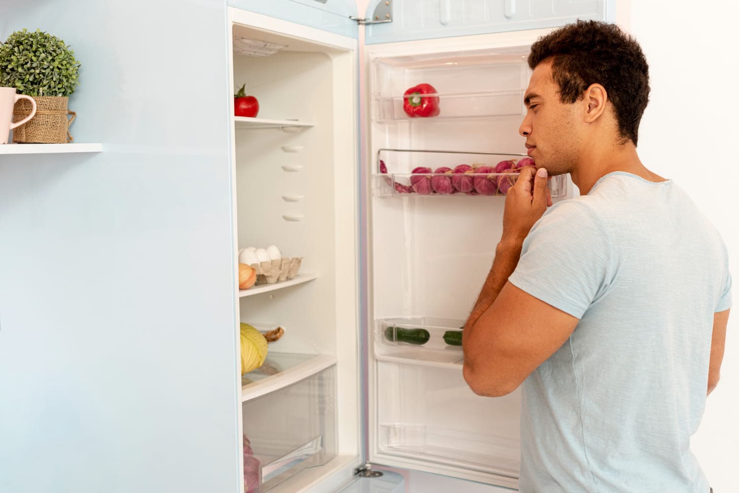 6 Bahan Ampuh Menghilang Bau Kulkas dalam Semalam, Apa Saja? - Image